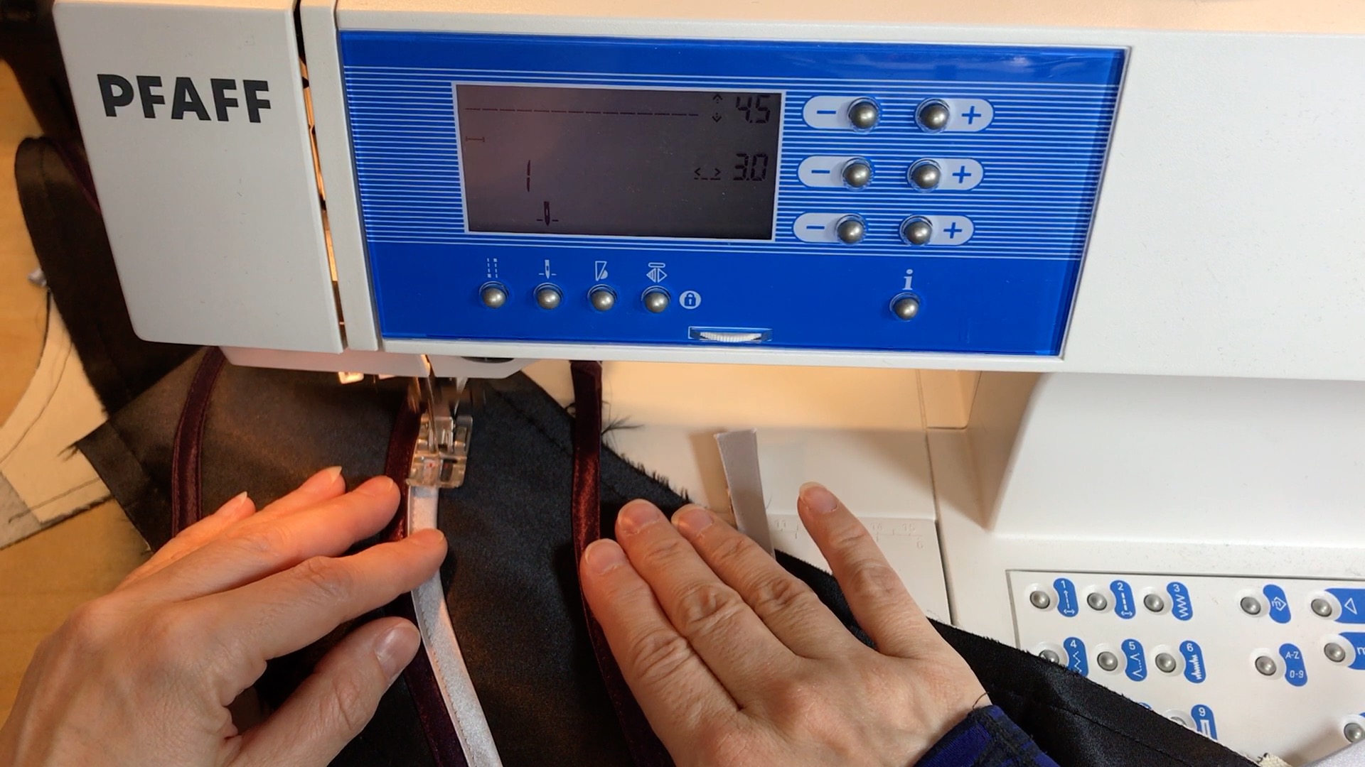 Sewing Fabric in a sewing machine with good sewing machine operation